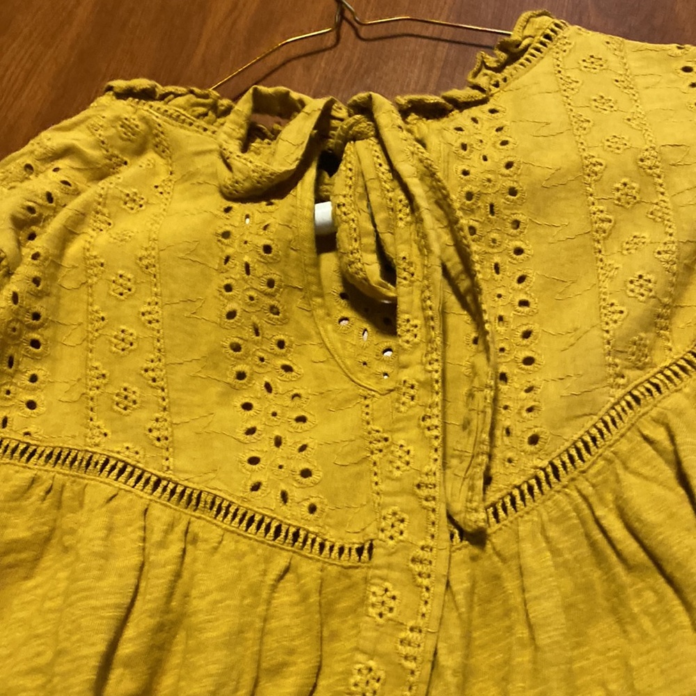 Erin + Ali Anthropologie Top - Picture 3 of 3